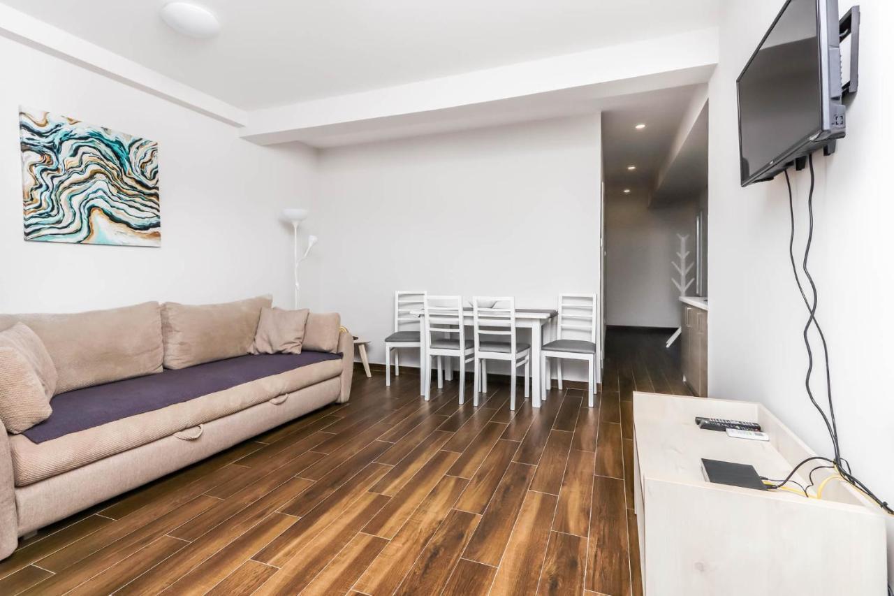 Timea Apartment Tivat Luaran gambar