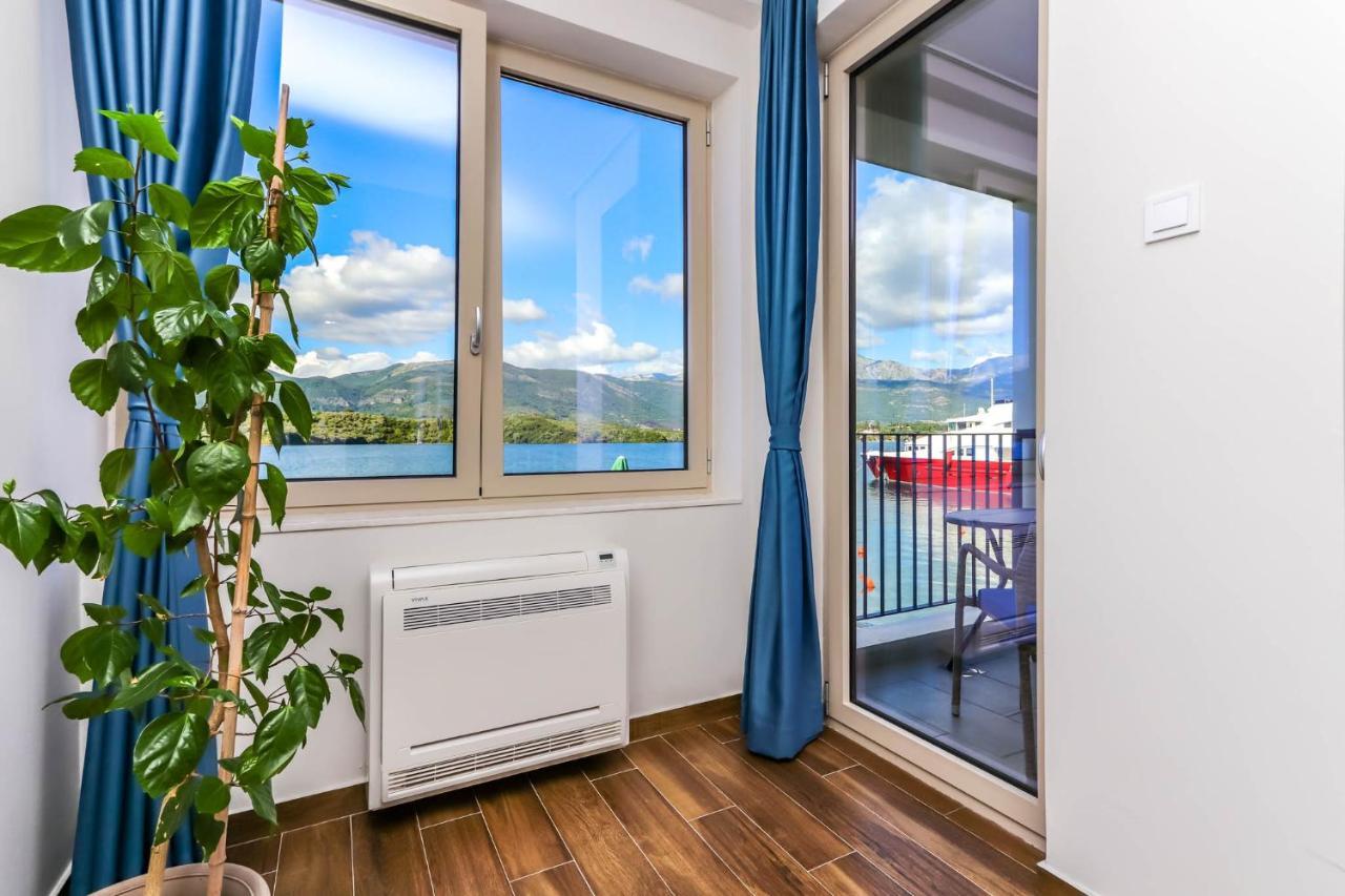 Timea Apartment Tivat Luaran gambar
