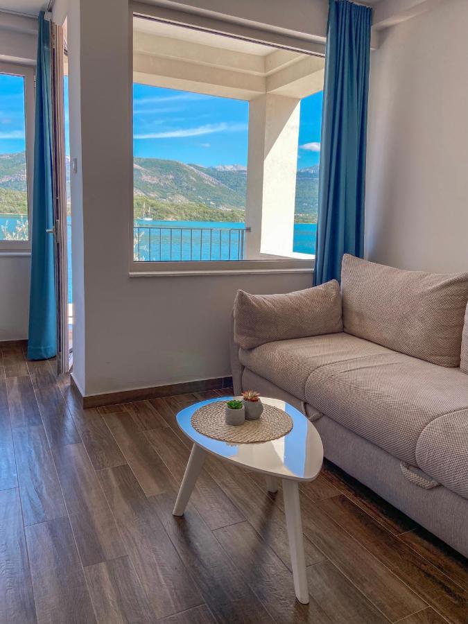 Timea Apartment Tivat Luaran gambar